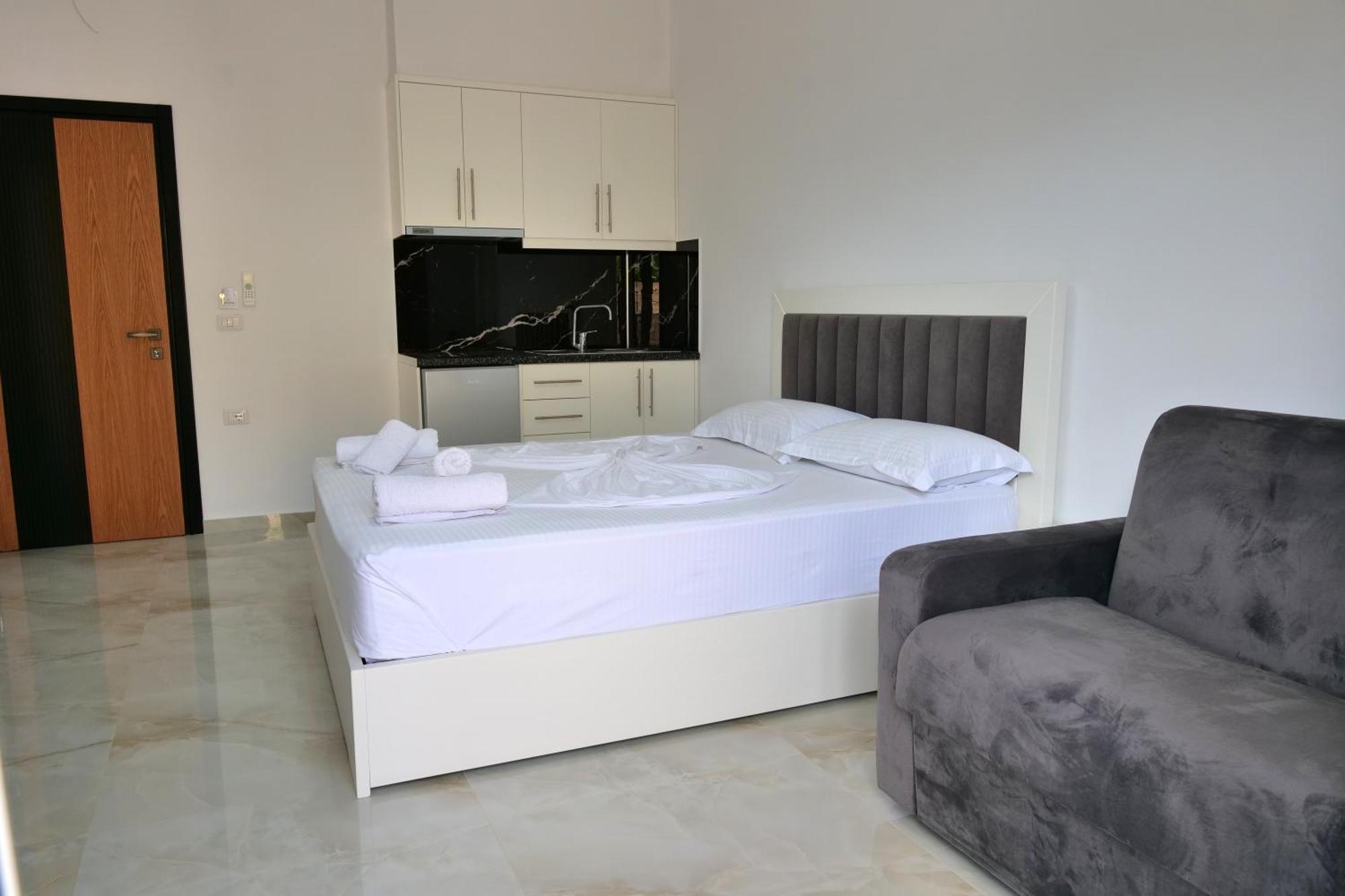 Hotel Zeka Εξαμίλιο Εξωτερικό φωτογραφία