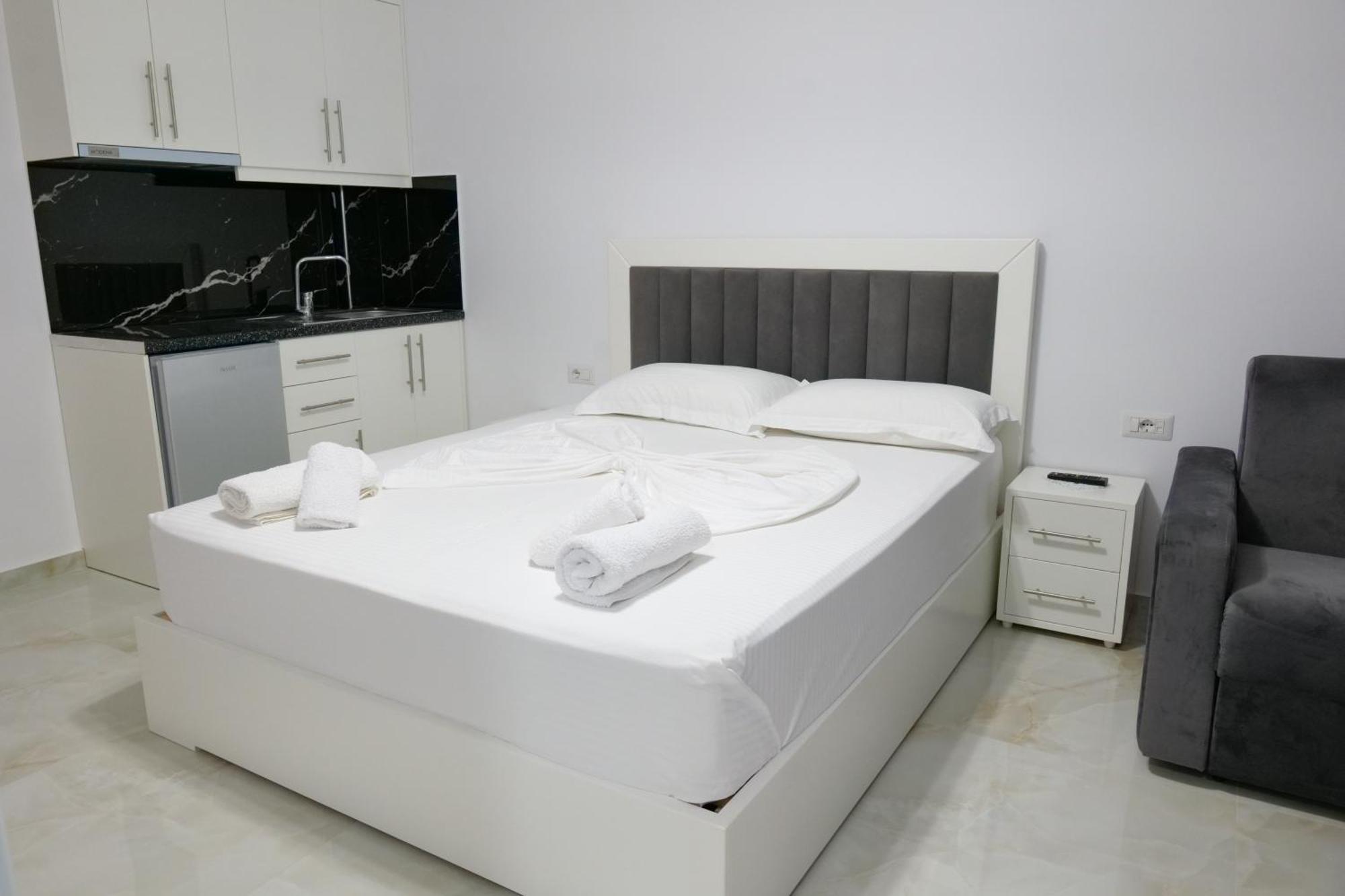 Hotel Zeka Εξαμίλιο Εξωτερικό φωτογραφία