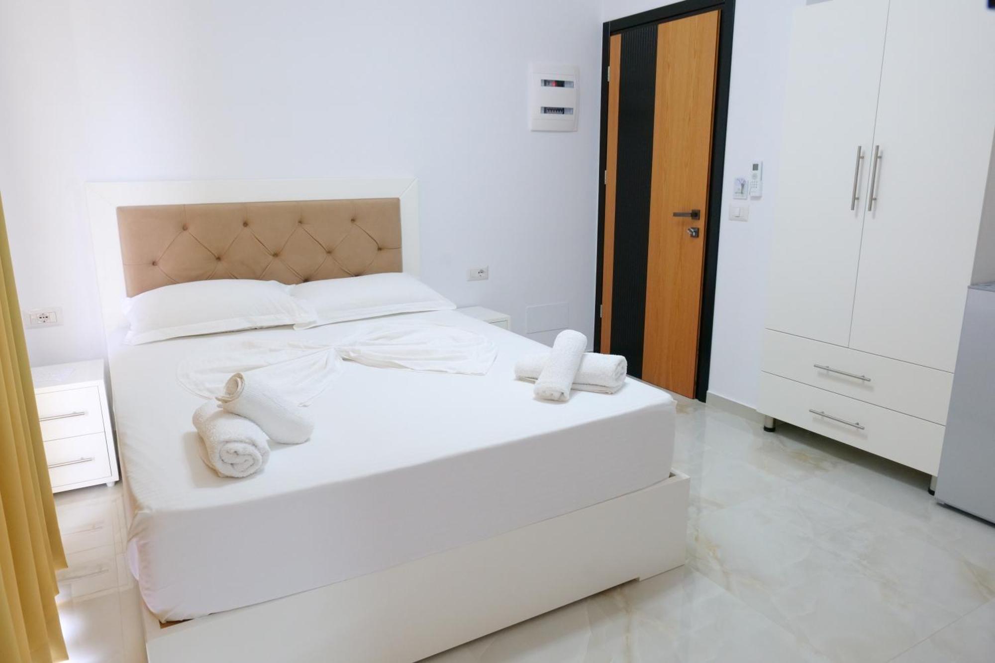 Hotel Zeka Εξαμίλιο Εξωτερικό φωτογραφία